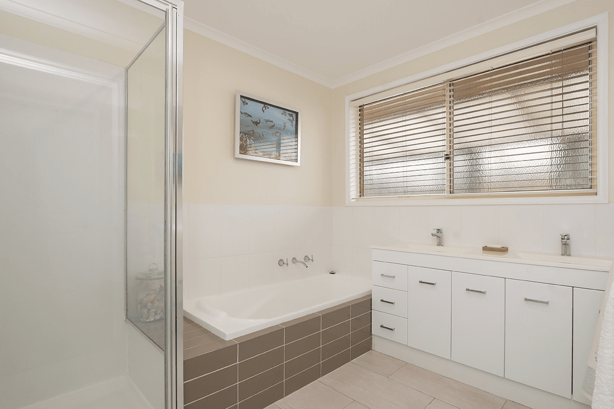 13 Dobson Way, WARRNAMBOOL, VIC 3280