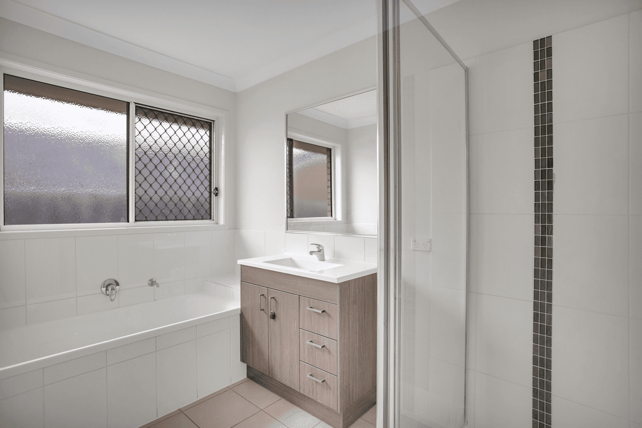 8 Oasis Ct, Marsden, QLD 4132