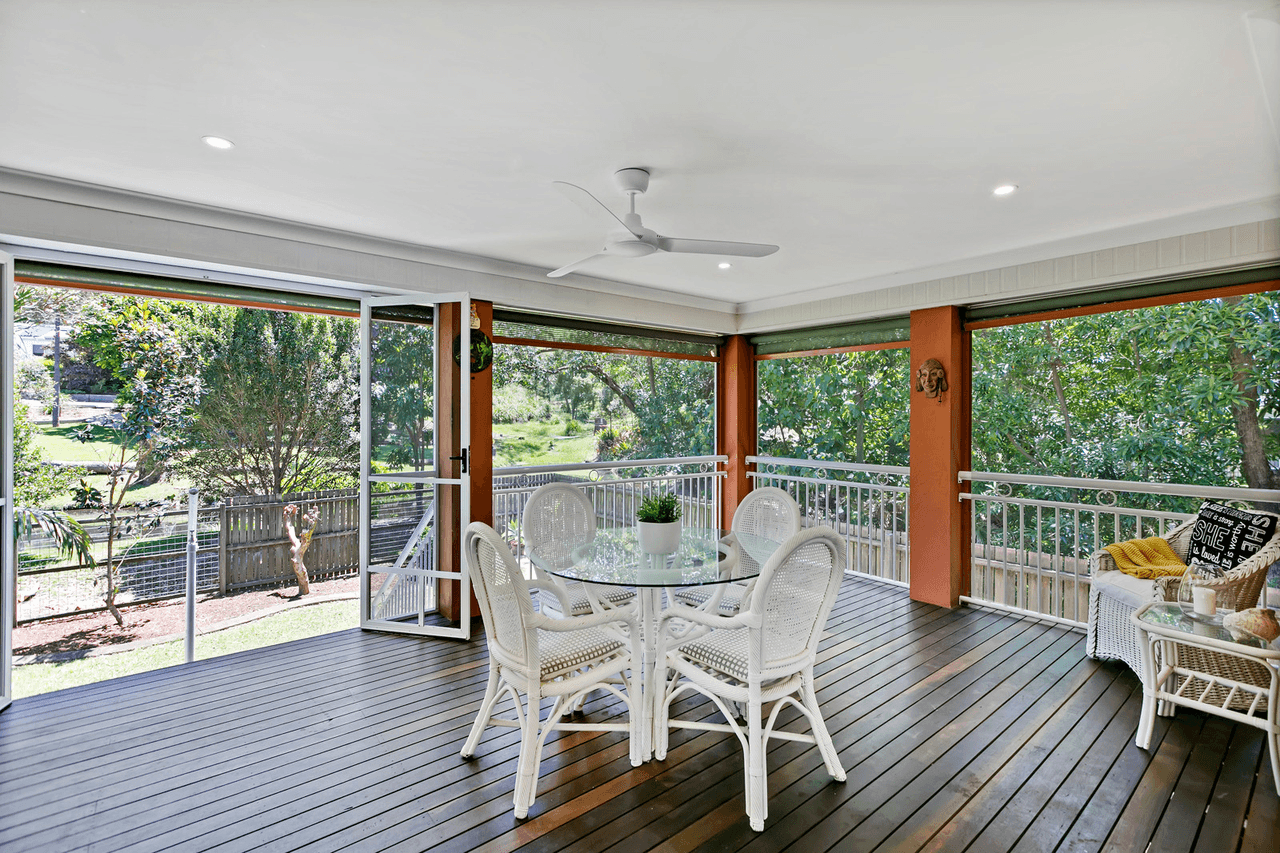 4 Carisbrook Court, Little Mountain, QLD 4551