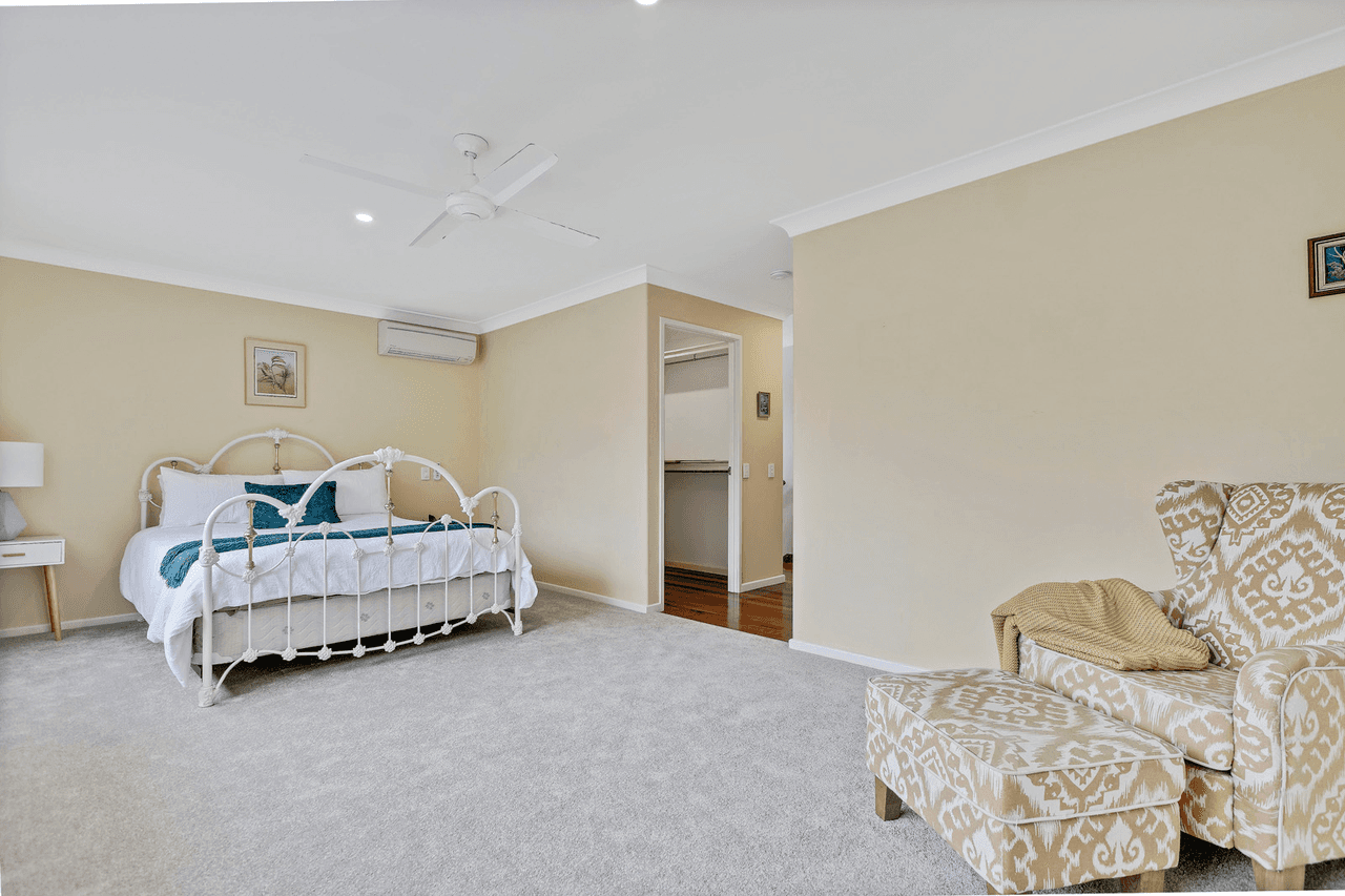 4 Carisbrook Court, Little Mountain, QLD 4551