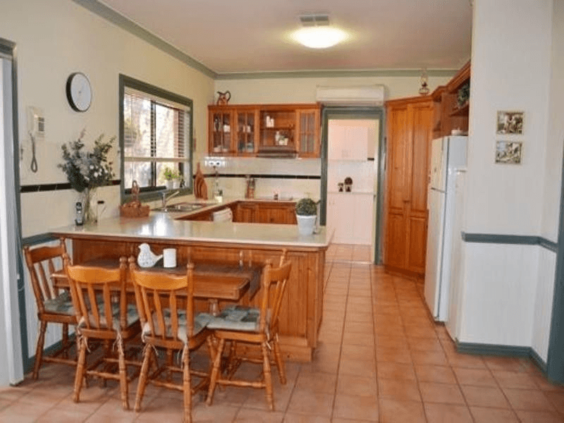 6 Poidevin Place, Dubbo, NSW 2830