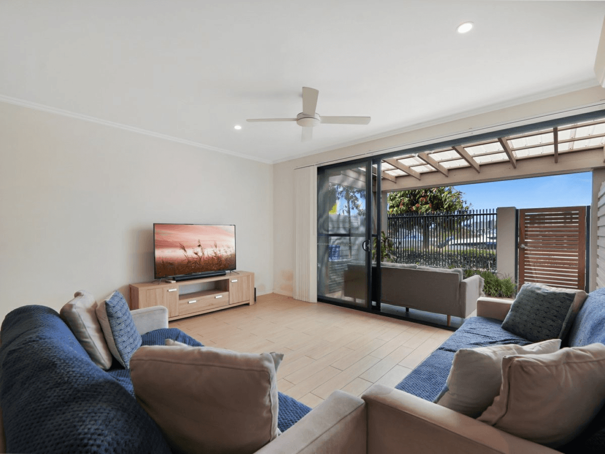 4/42 Stadium Drive, ROBINA, QLD 4226