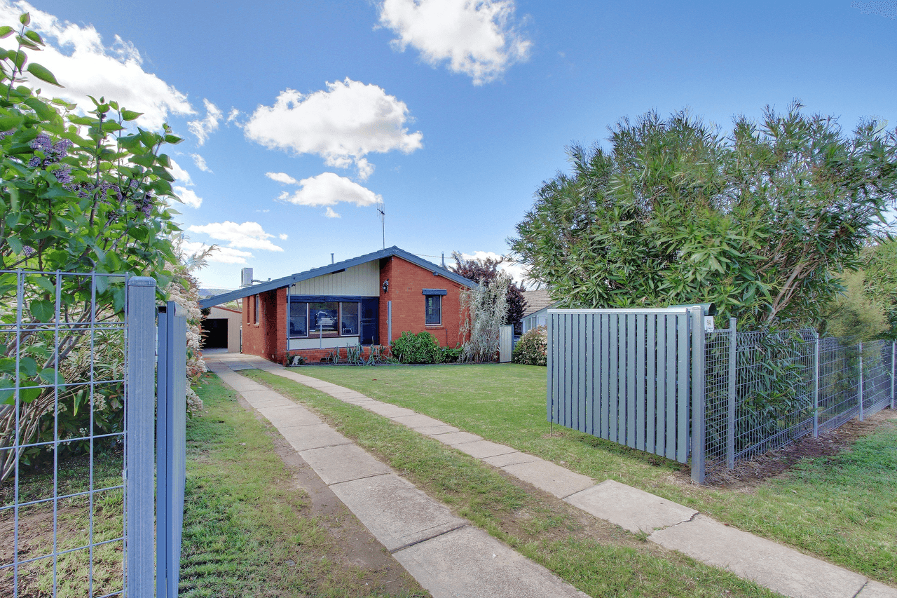 94 Cameron Rd, Karabar, NSW 2620