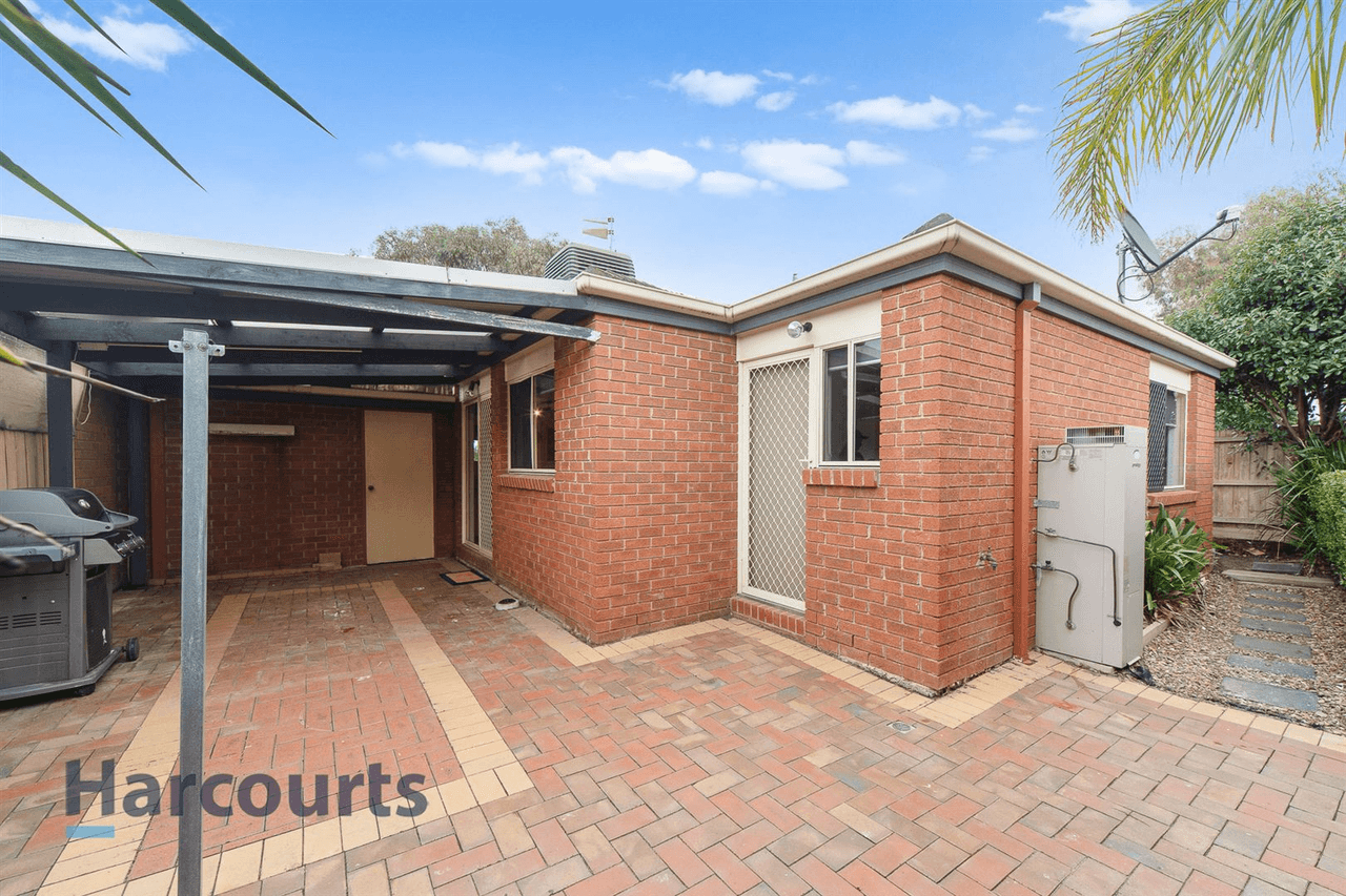 1 Oakwood Drive, Carrum Downs, VIC 3201