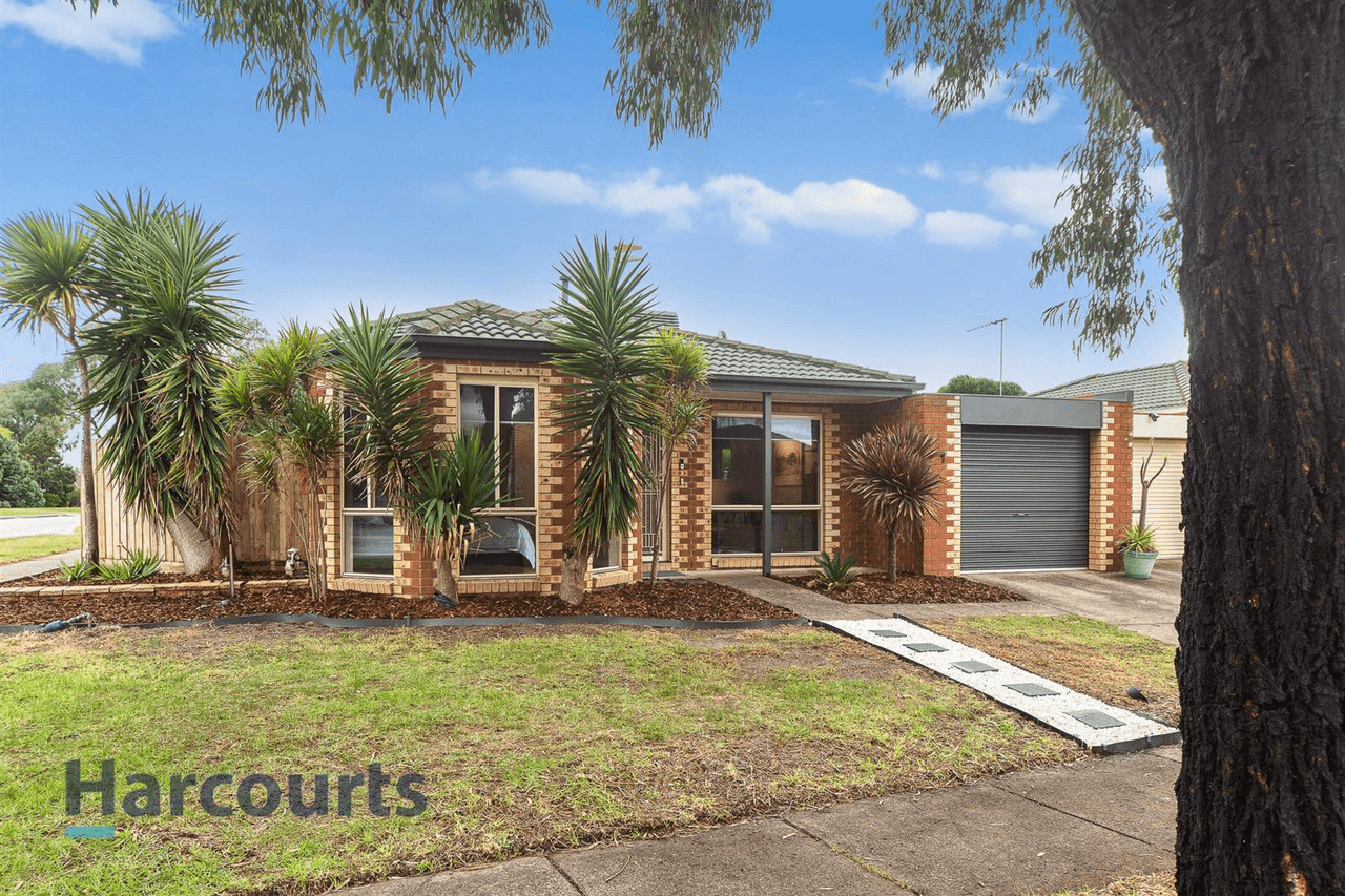 1 Oakwood Drive, Carrum Downs, VIC 3201