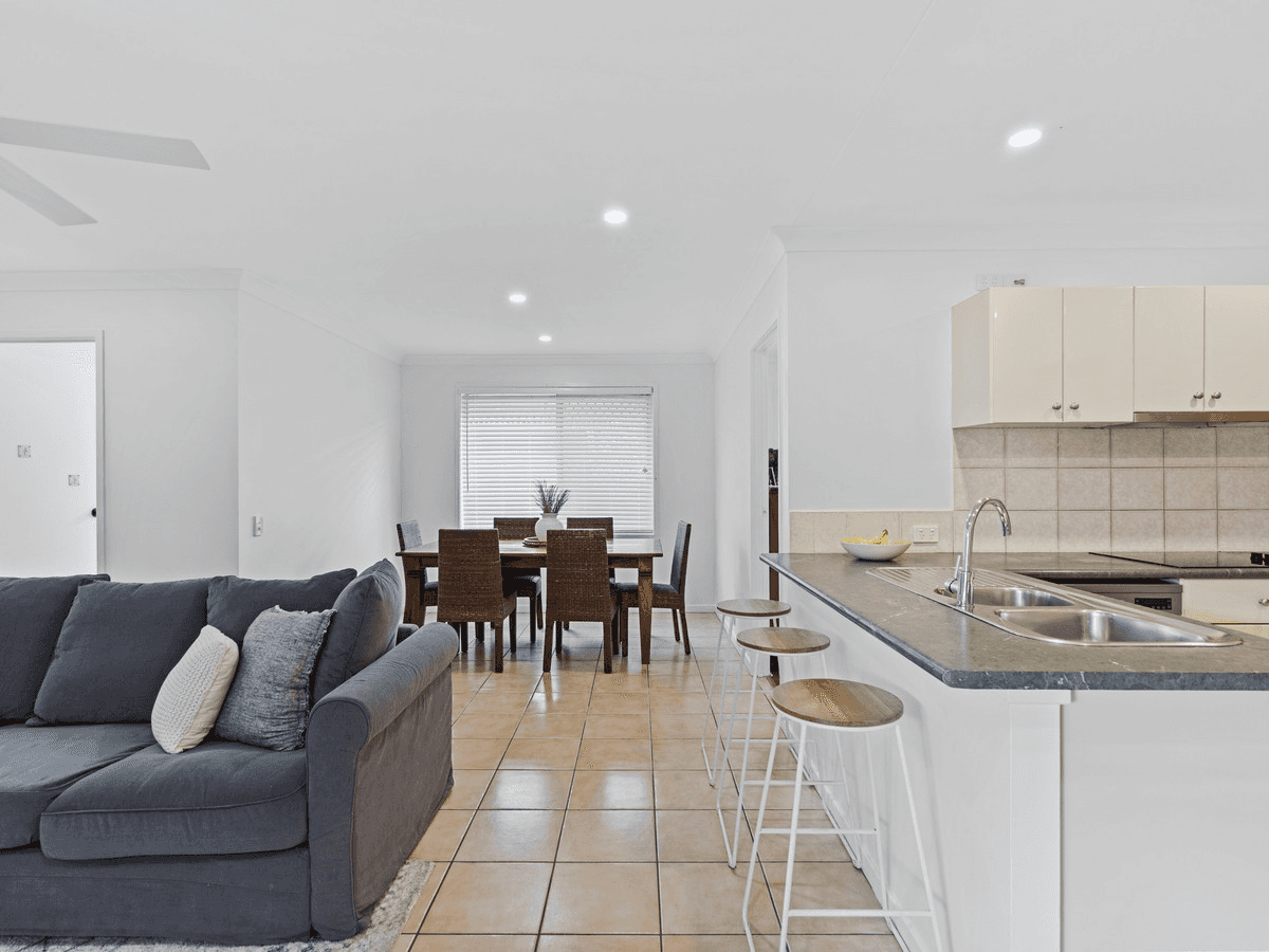 7 Schoolside Place, Bracken Ridge, QLD 4017