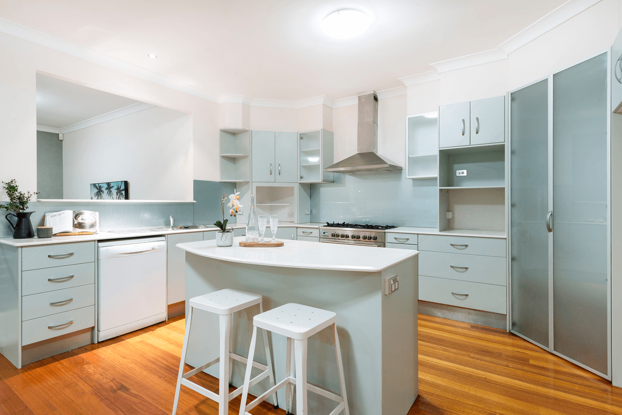 4 Peachester Close, ORMEAU, QLD 4208