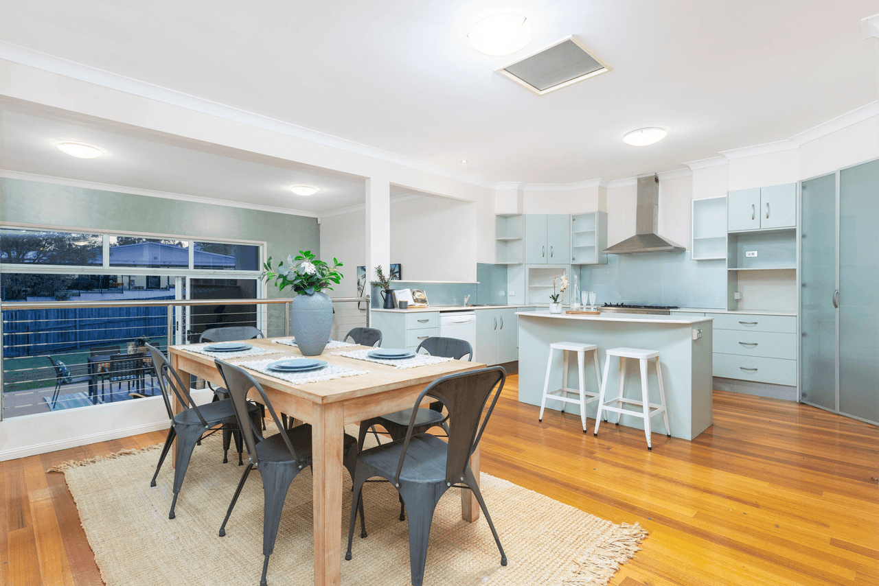 4 Peachester Close, ORMEAU, QLD 4208