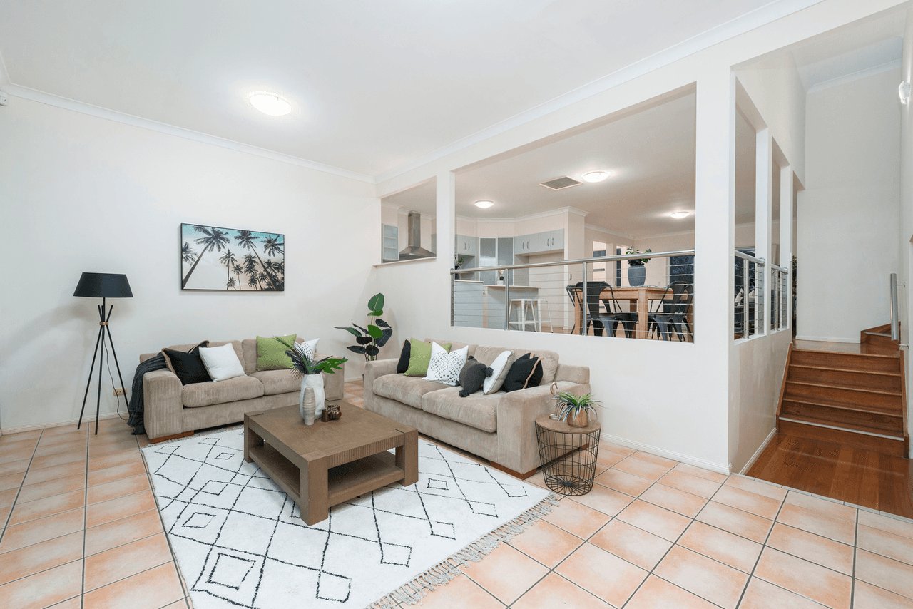 4 Peachester Close, ORMEAU, QLD 4208