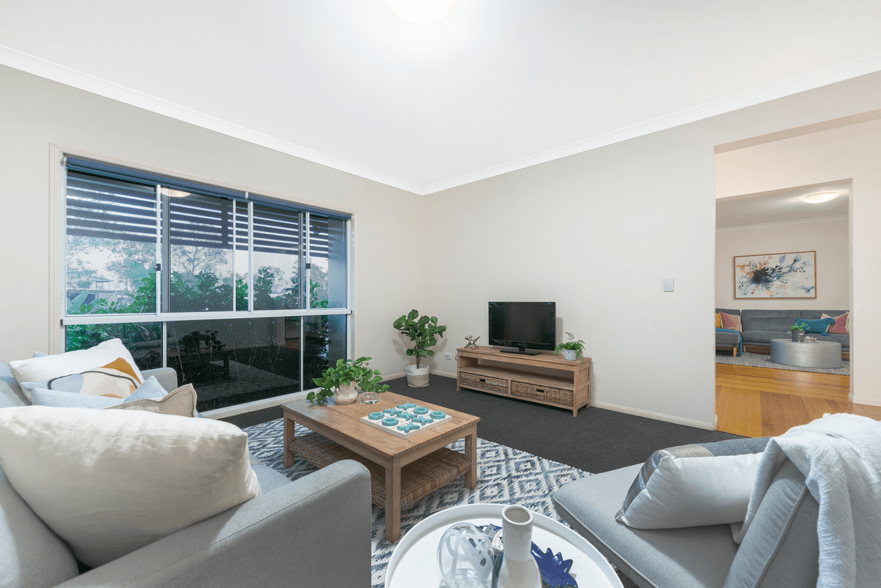 4 Peachester Close, ORMEAU, QLD 4208