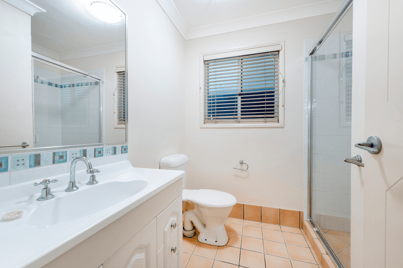 4 Peachester Close, ORMEAU, QLD 4208