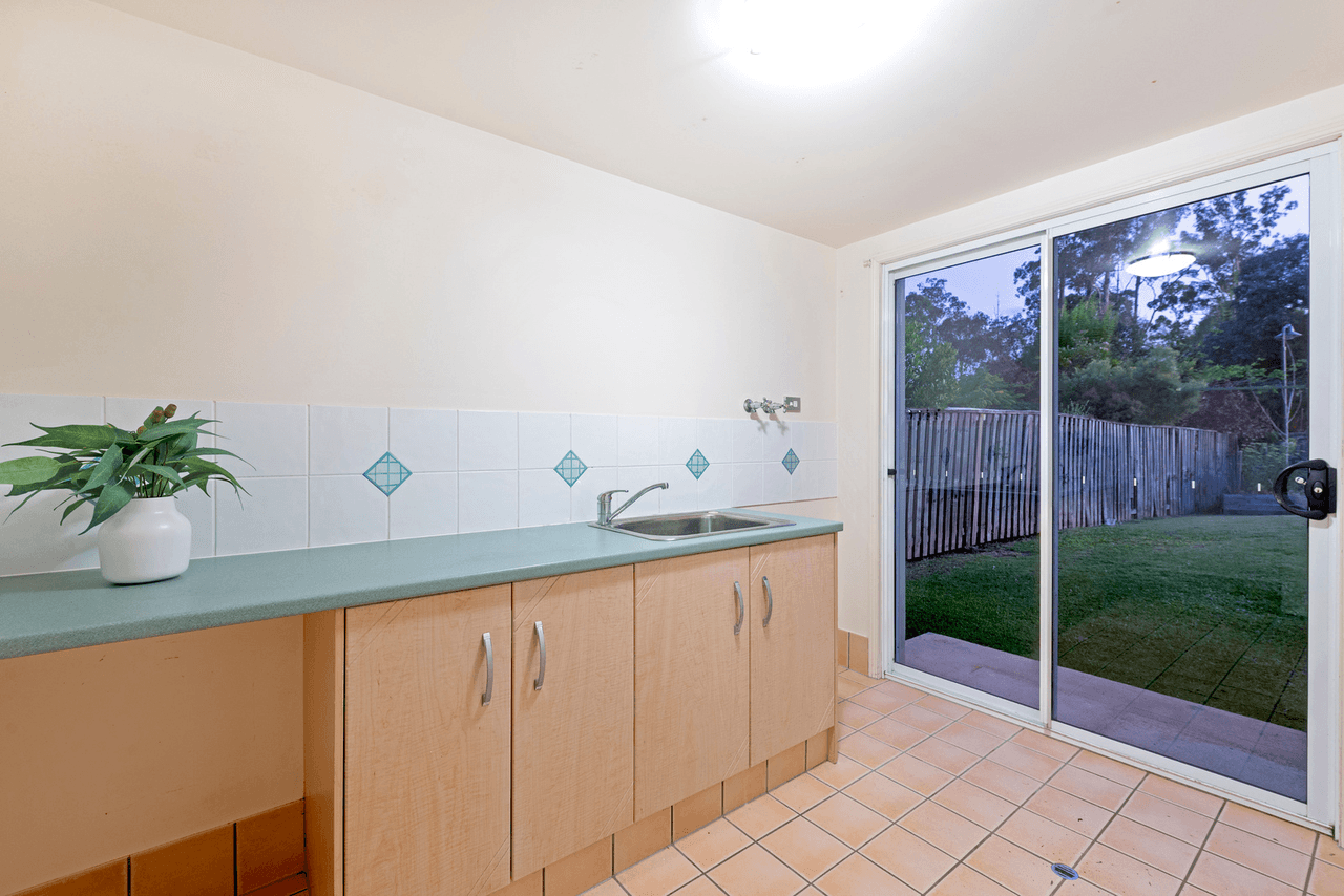 4 Peachester Close, ORMEAU, QLD 4208