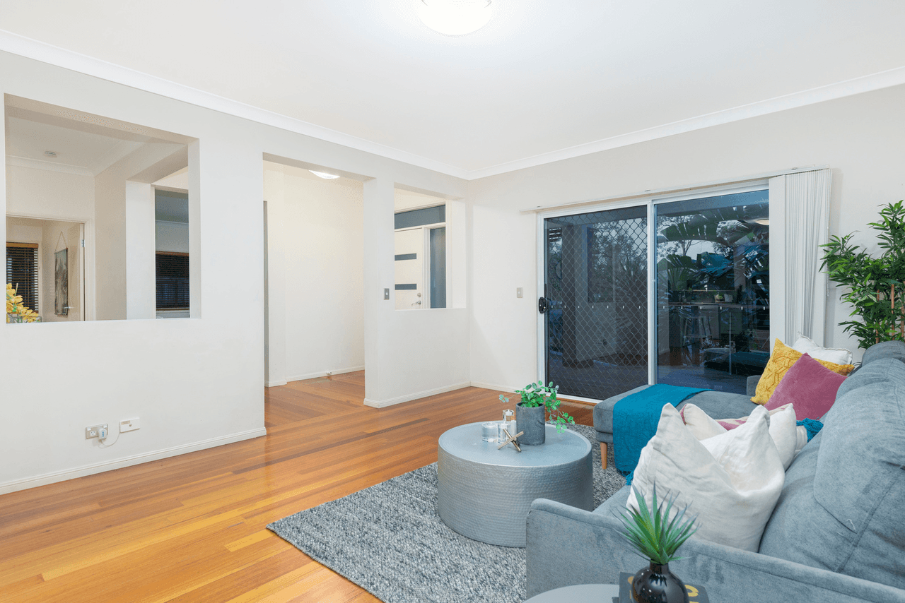 4 Peachester Close, ORMEAU, QLD 4208