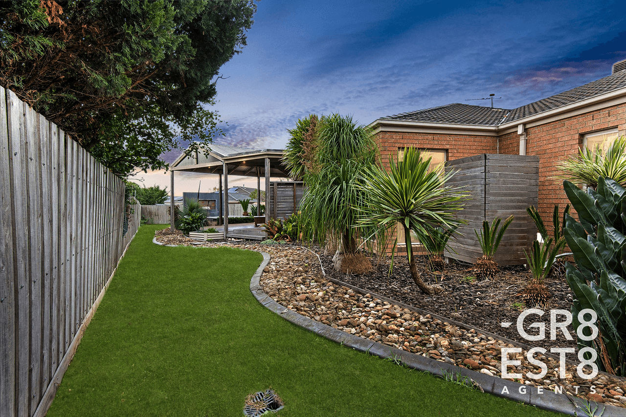 4 Blandford Crescent, NARRE WARREN SOUTH, VIC 3805