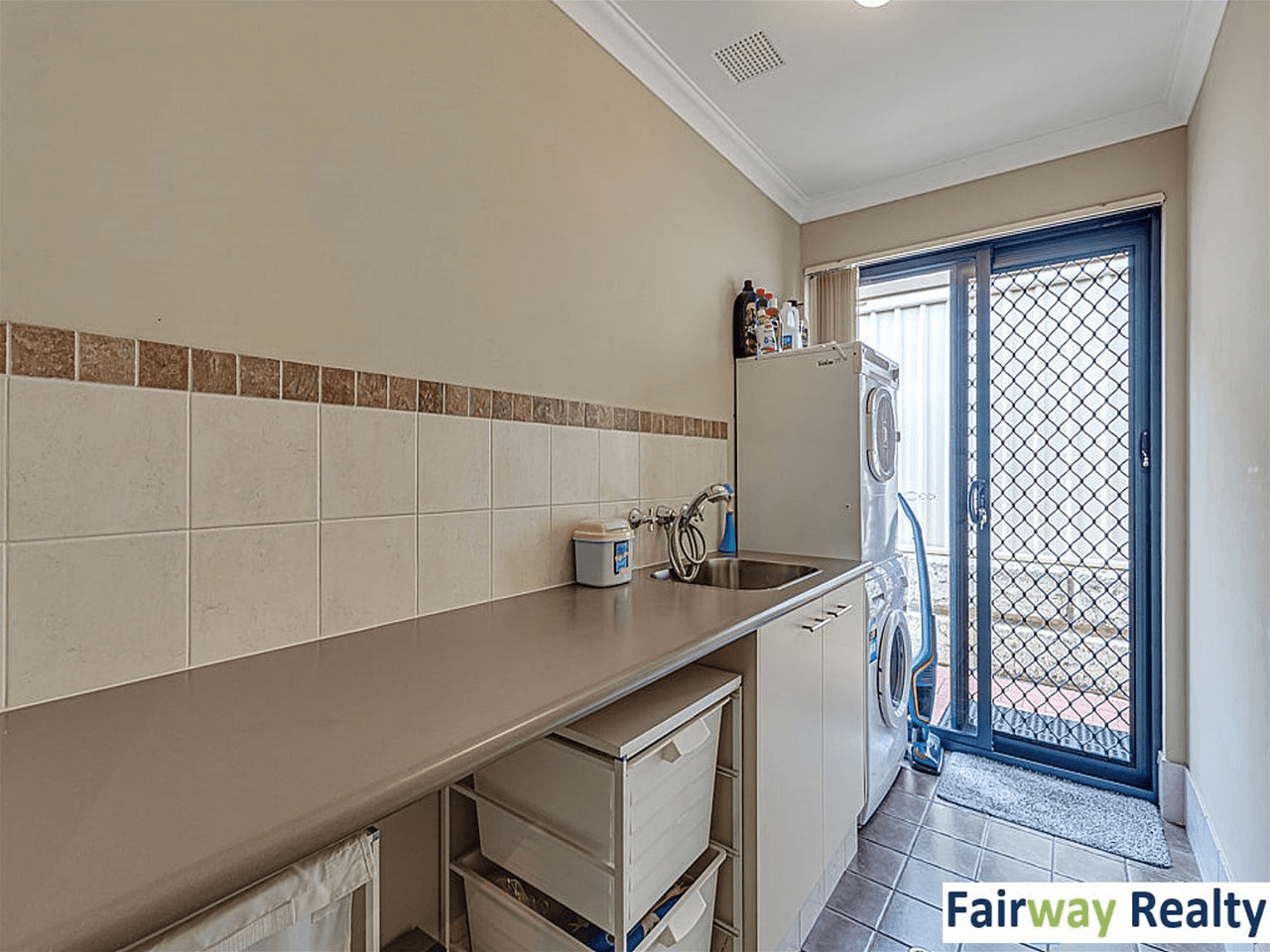 43 St Fillans Bend, WANNEROO, WA 6065