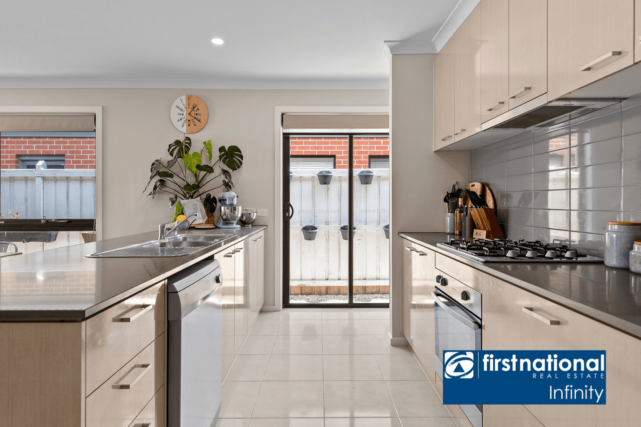 8 Austen Avenue, Officer, VIC 3809