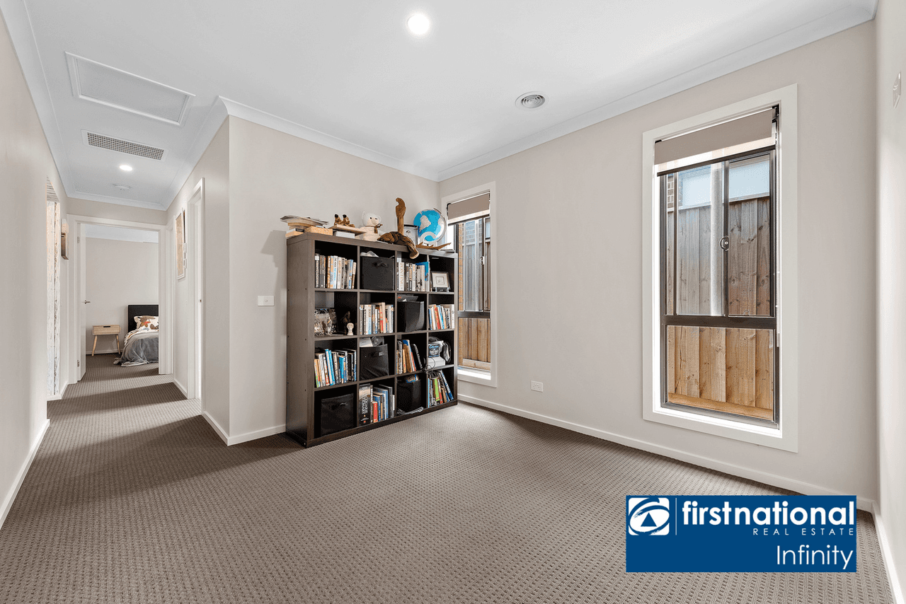 8 Austen Avenue, Officer, VIC 3809