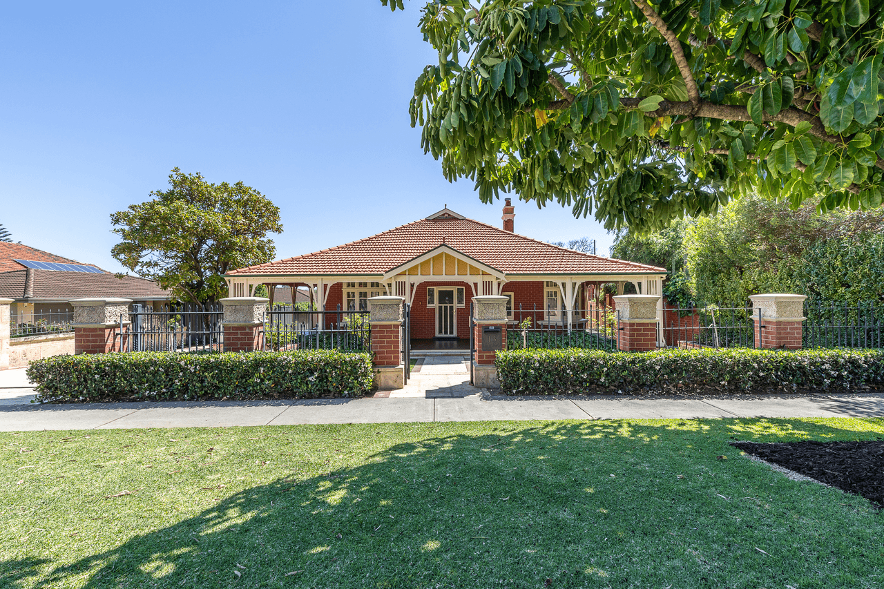 13 Hill View Road, MOUNT LAWLEY, WA 6050