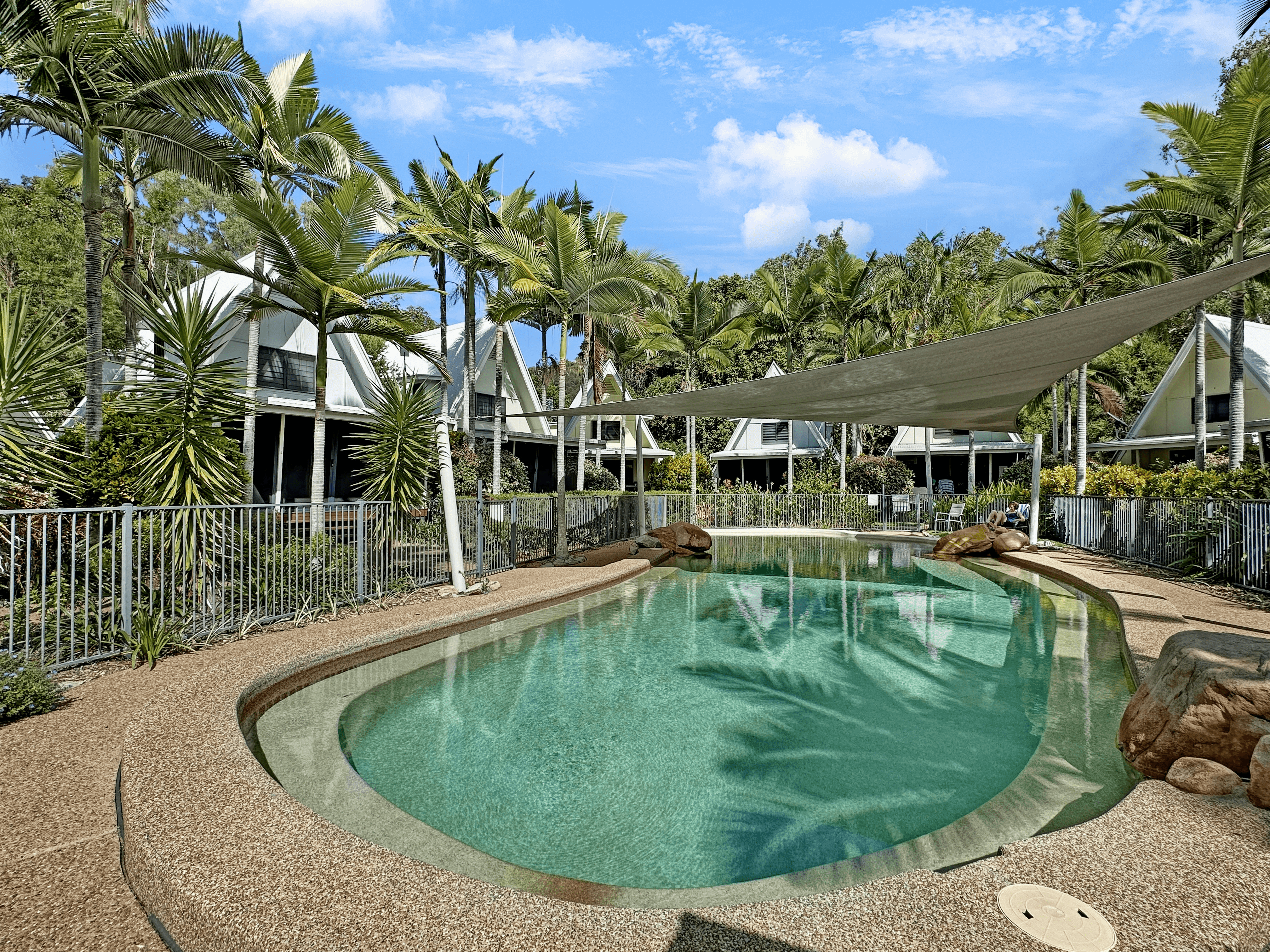 7/42  'Canopy' Yates Street, Nelly Bay, QLD 4819