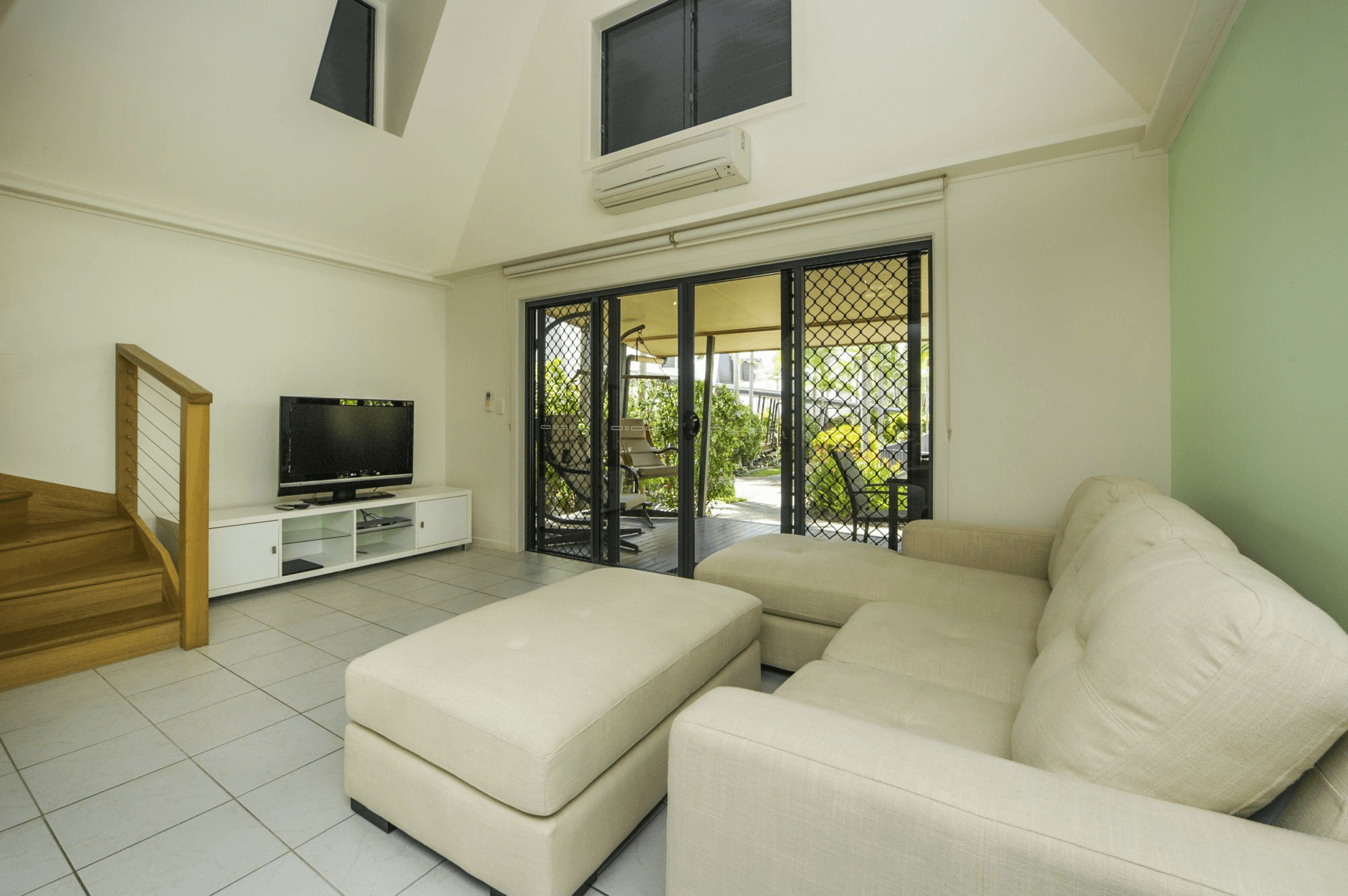 7/42  'Canopy' Yates Street, Nelly Bay, QLD 4819