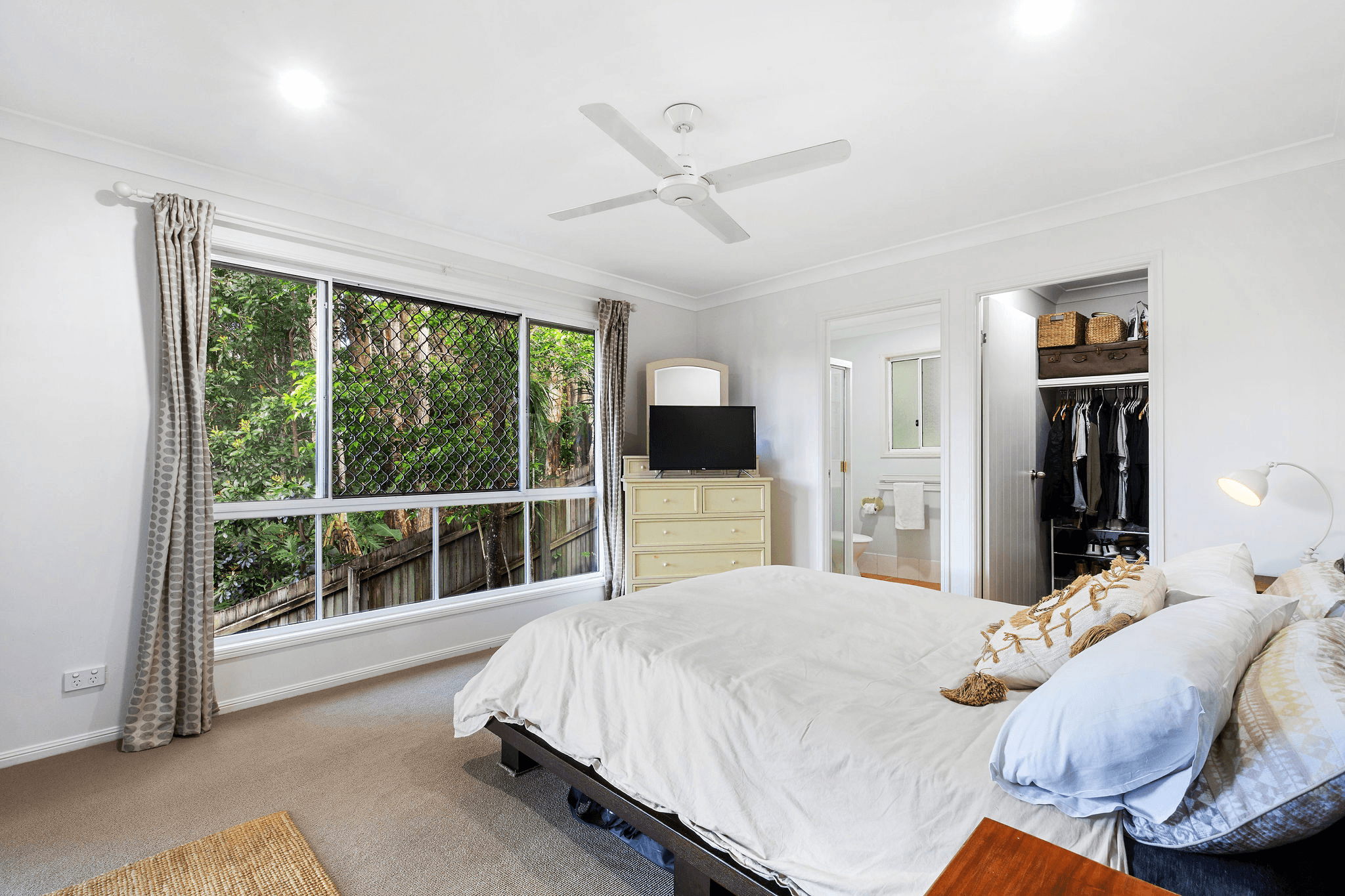 8 Heggys Court, BUDERIM, QLD 4556