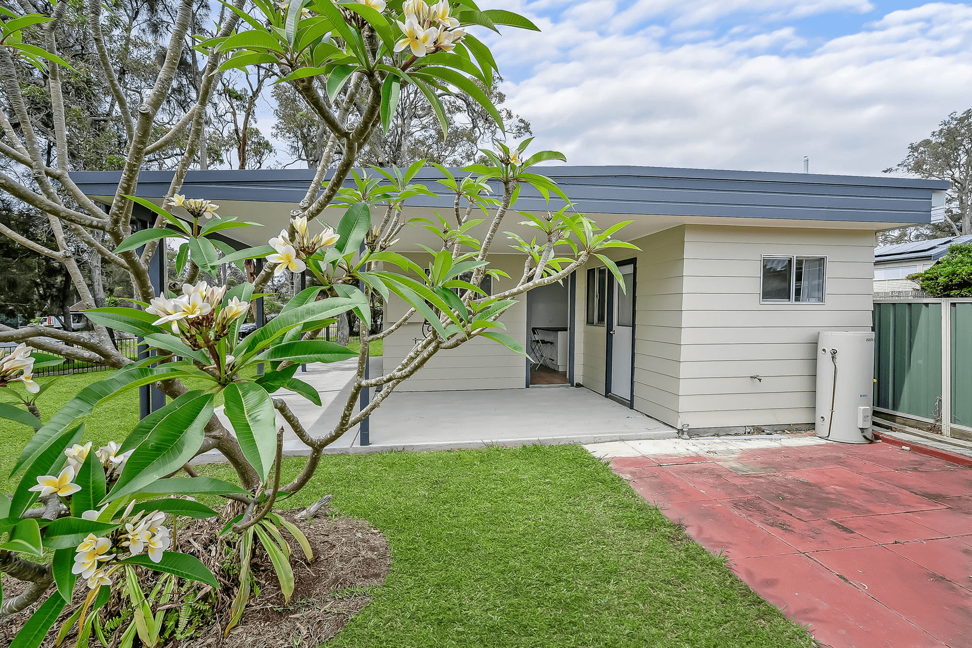 4 Hobson Avenue, Charmhaven, NSW 2263