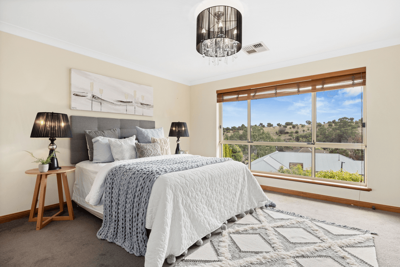 39 Ironbark Avenue, FLAGSTAFF HILL, SA 5159