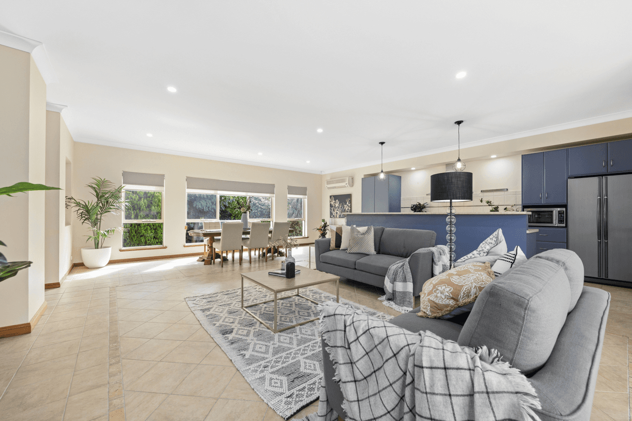 39 Ironbark Avenue, FLAGSTAFF HILL, SA 5159