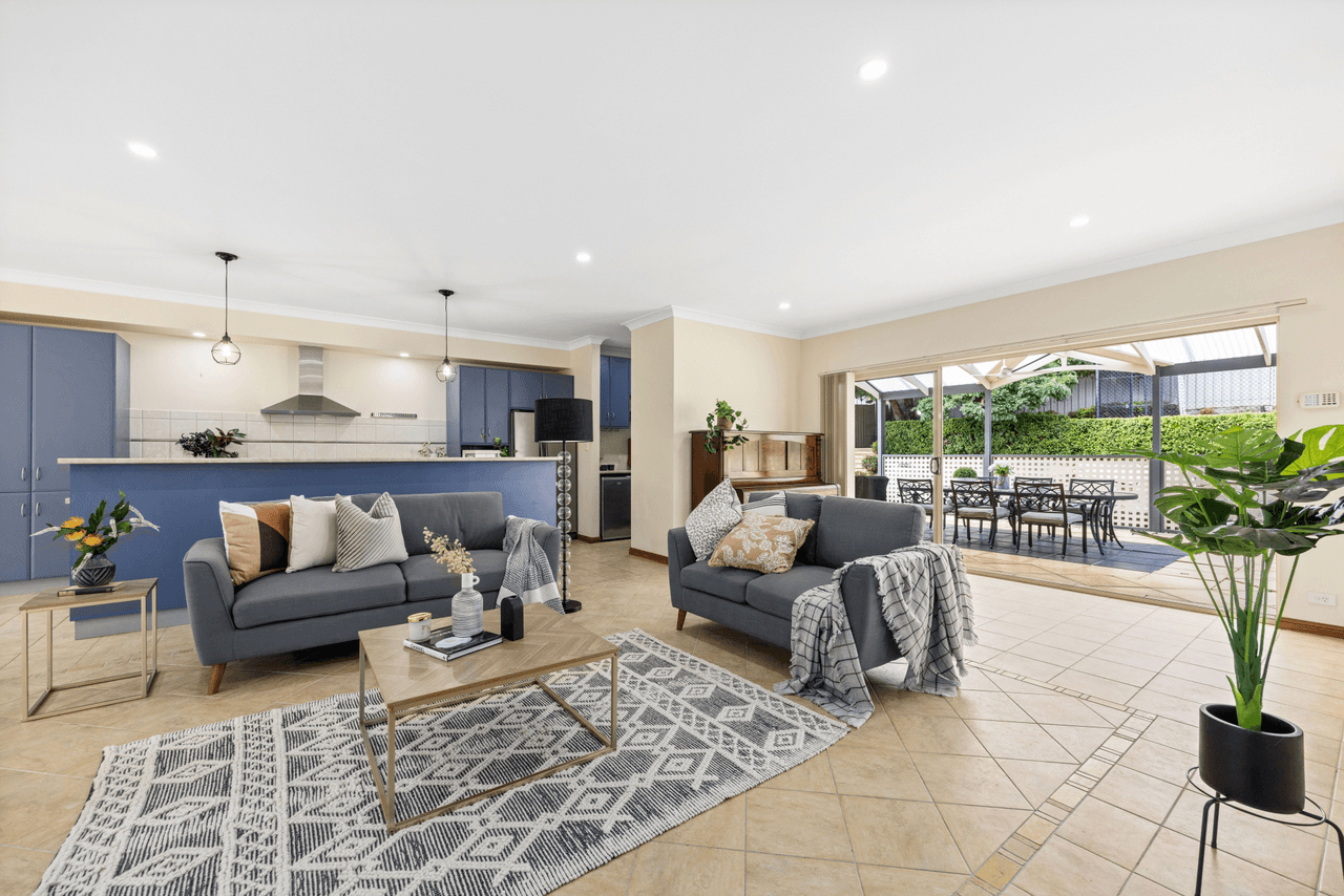 39 Ironbark Avenue, FLAGSTAFF HILL, SA 5159