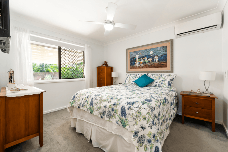 12 Wolvi Place, HELENSVALE, QLD 4212