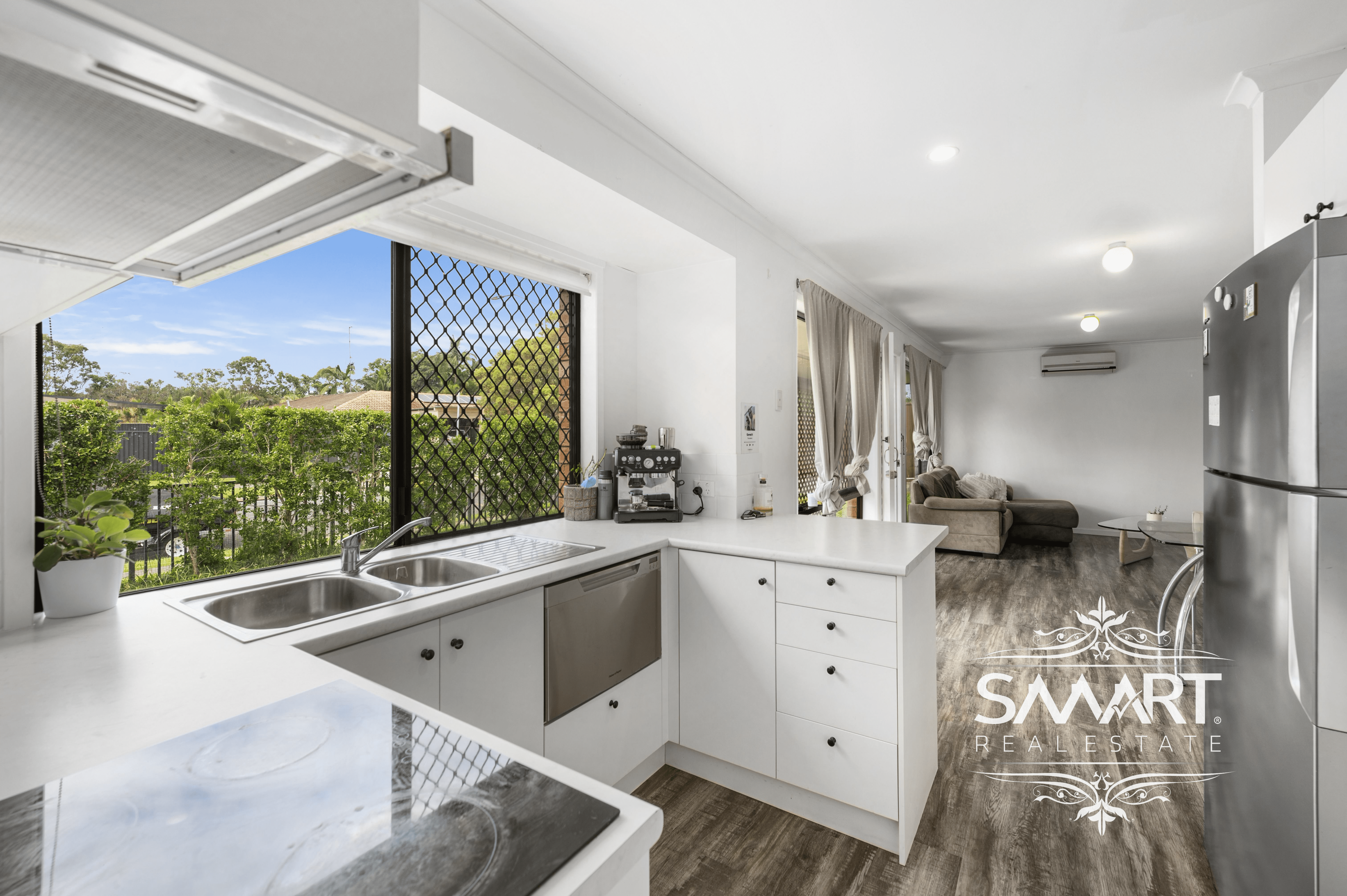 2/32 Botanical Drive, LABRADOR, QLD 4215