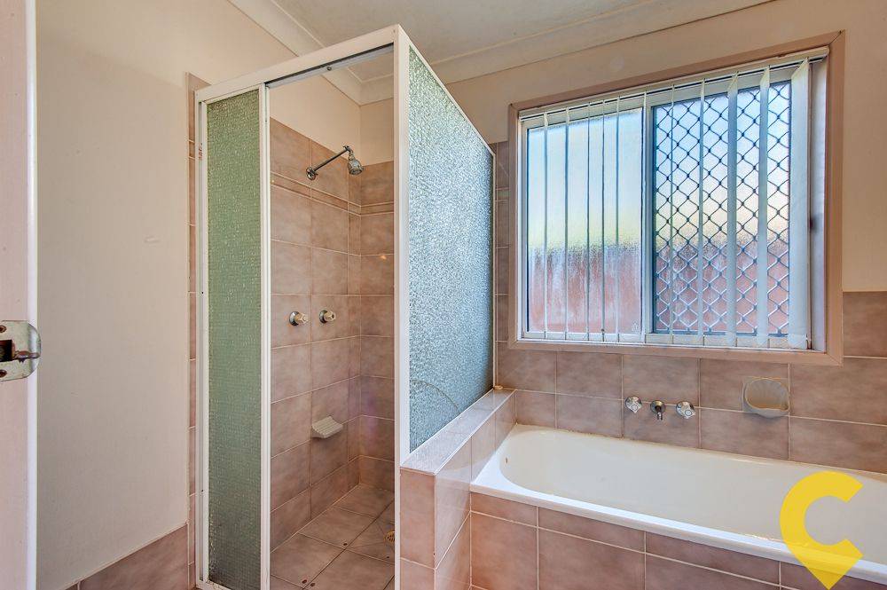 33 Barrier Place, FOREST LAKE, QLD 4078