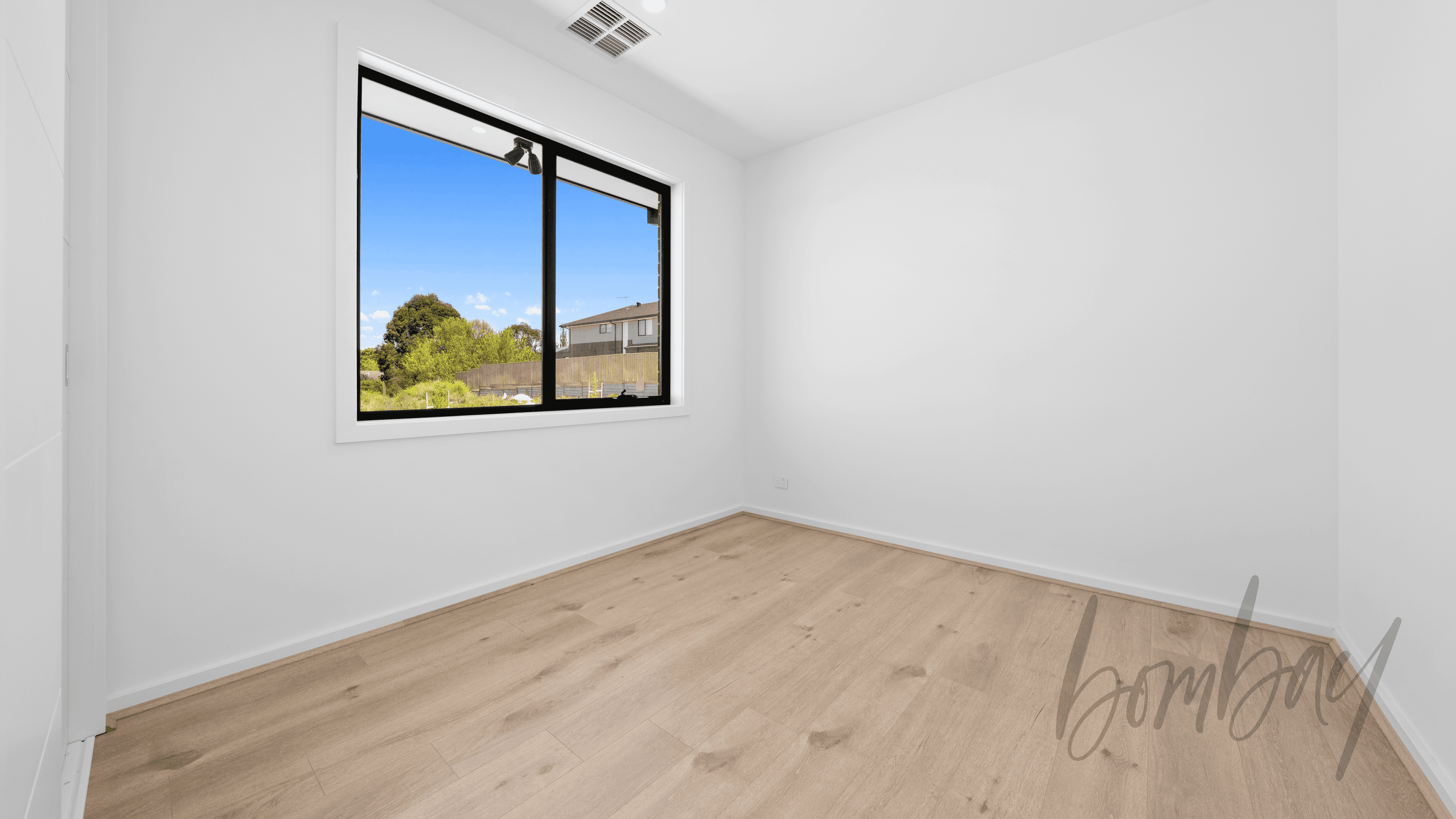 16 Spotted Harrier Street, WALLAN, VIC 3756