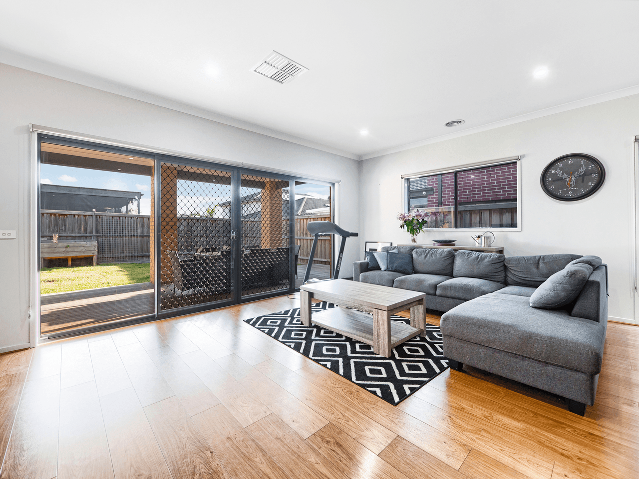 6 Trueman Street, CRANBOURNE WEST, VIC 3977