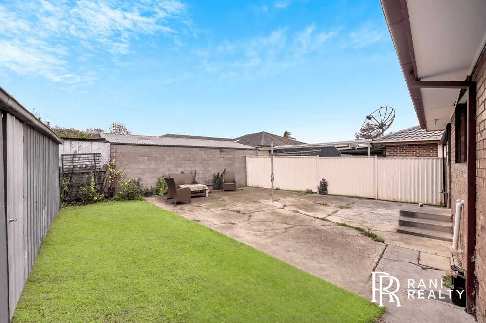 32 Rochester Drive, THOMASTOWN, VIC 3074