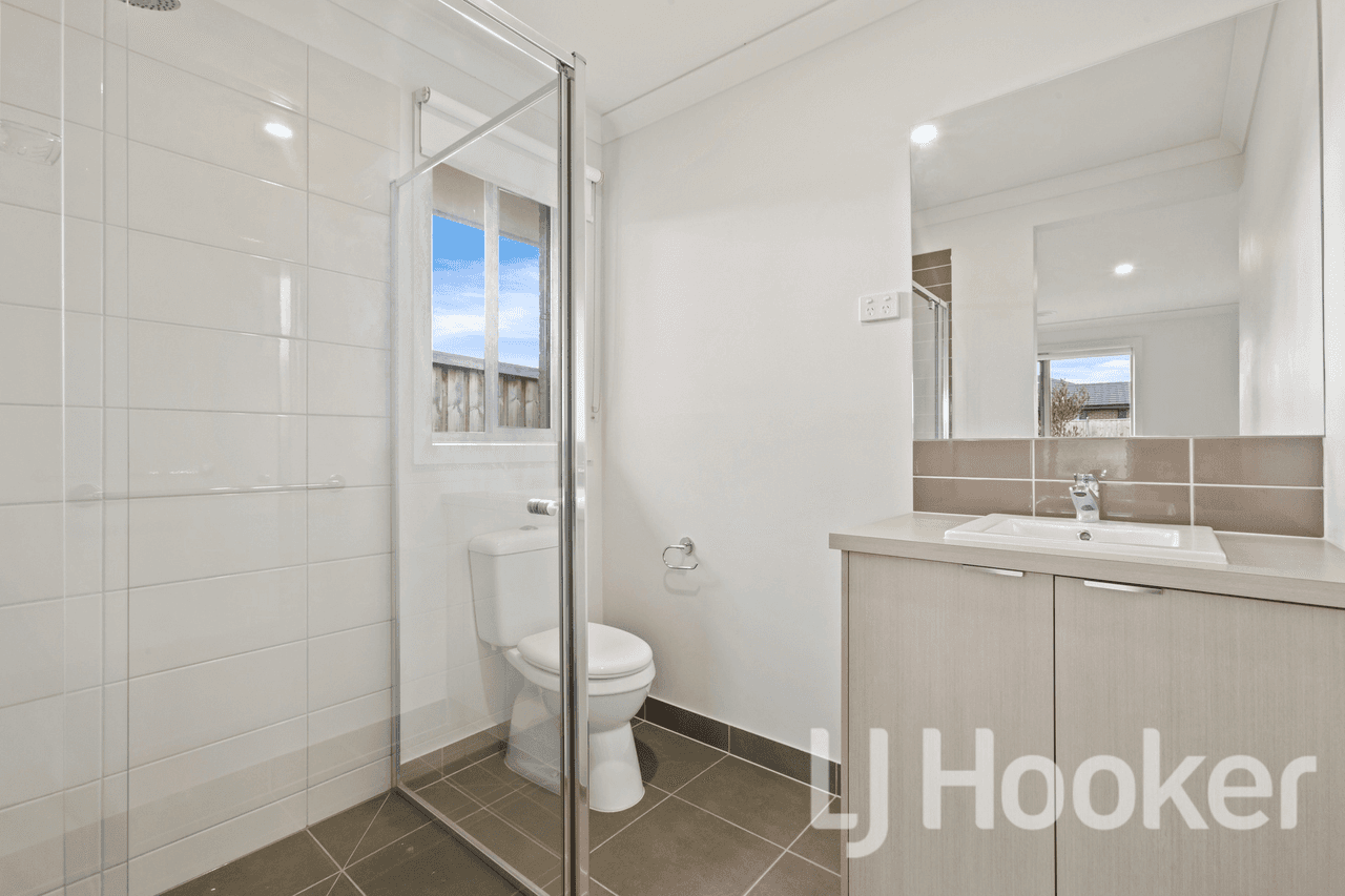 64 Annabella Street, CRANBOURNE EAST, VIC 3977