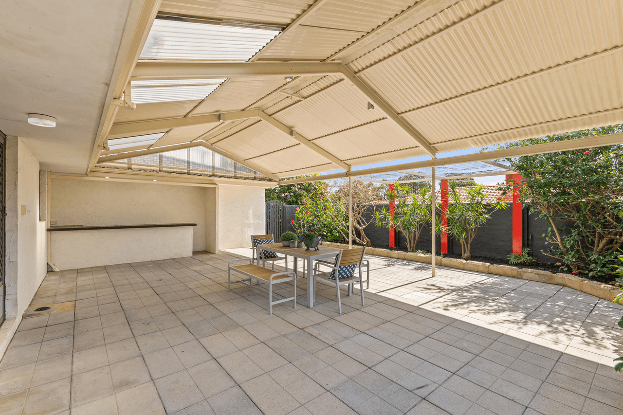 20 Lourdes Street, LESMURDIE, WA 6076