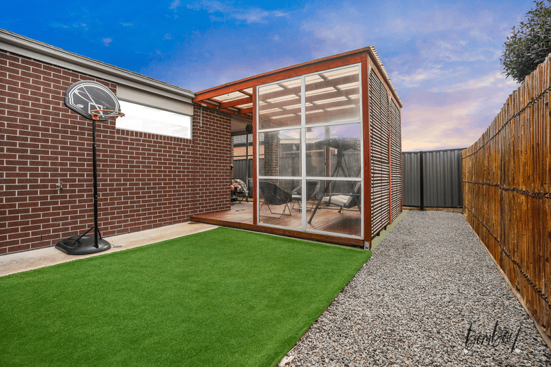 11 Creekbridge Street, CRAIGIEBURN, VIC 3064