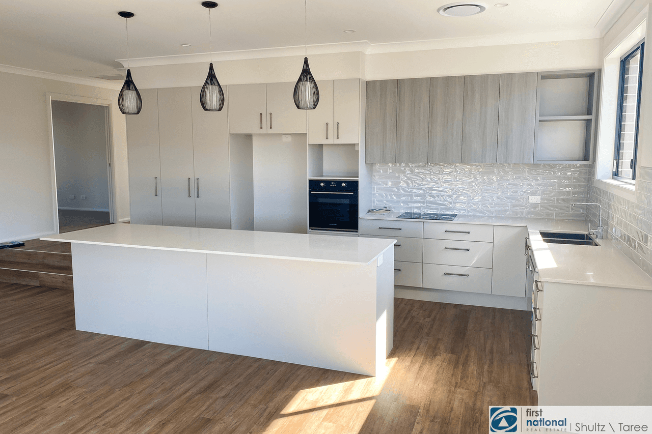 14 Grandis Parade, Taree, NSW 2430
