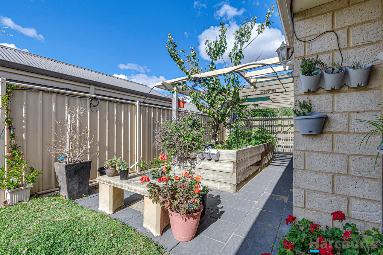 9 Rometta Way, SINAGRA, WA 6065