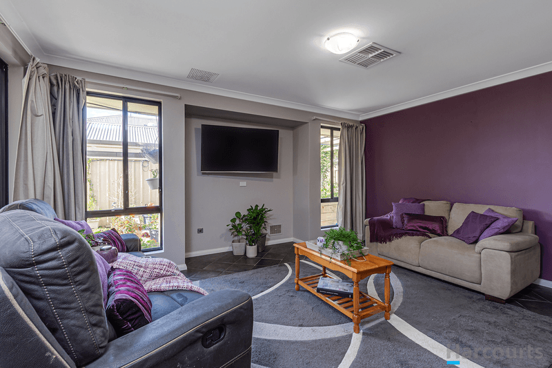 9 Rometta Way, SINAGRA, WA 6065