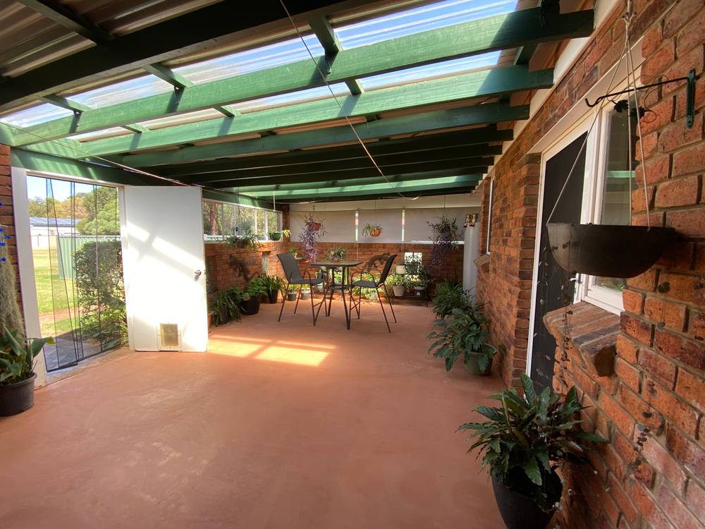 9 Billabong Crescent, Parkes, NSW 2870