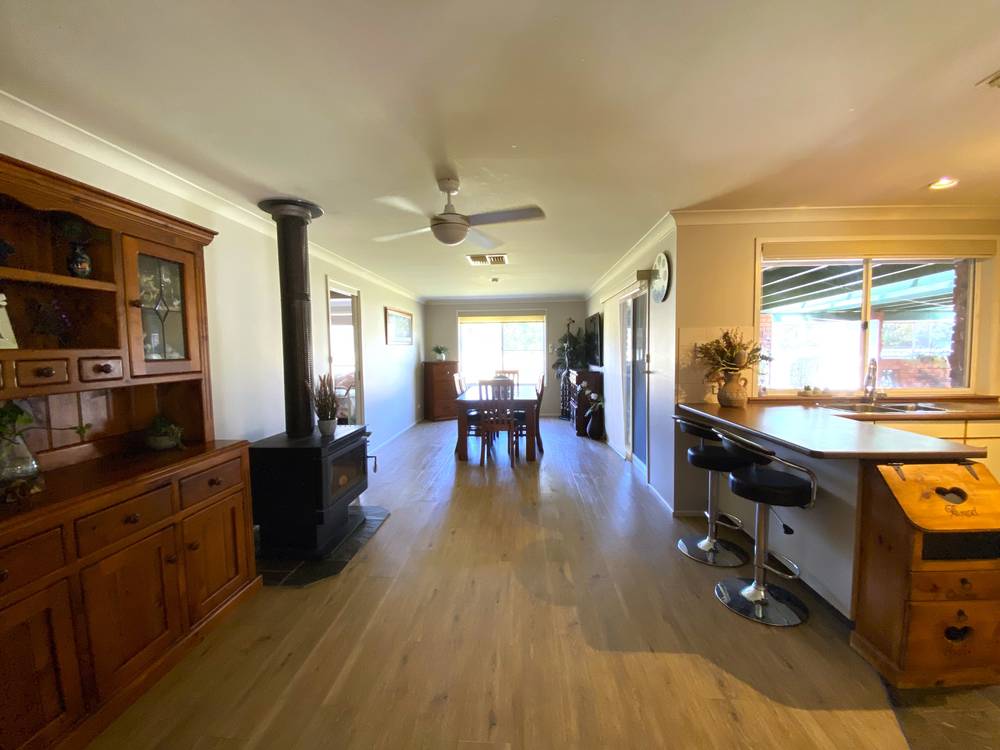 9 Billabong Crescent, Parkes, NSW 2870