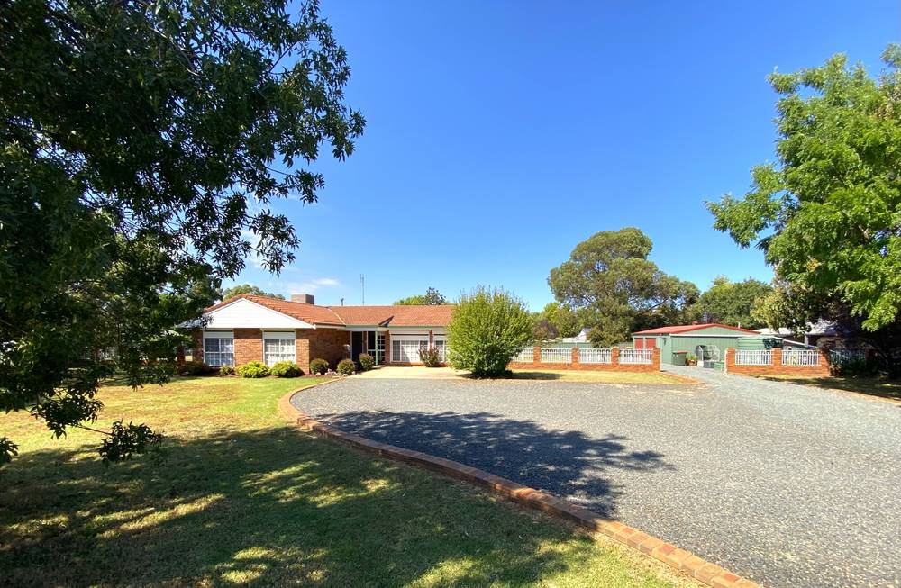 9 Billabong Crescent, Parkes, NSW 2870