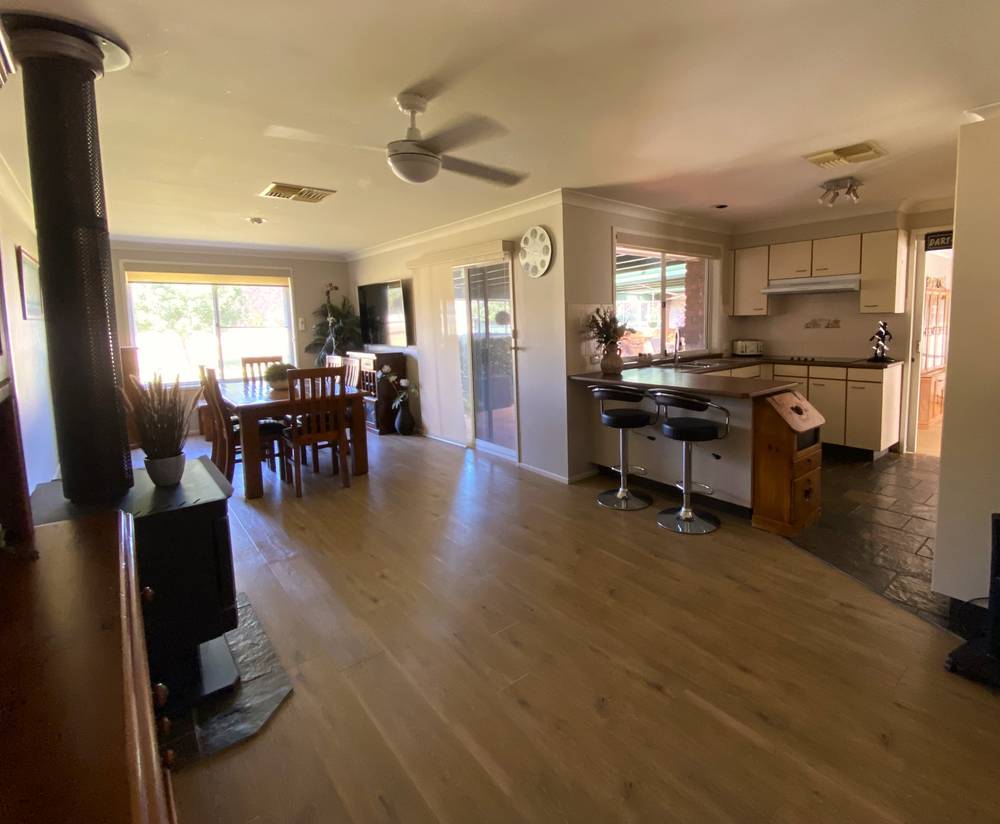9 Billabong Crescent, Parkes, NSW 2870