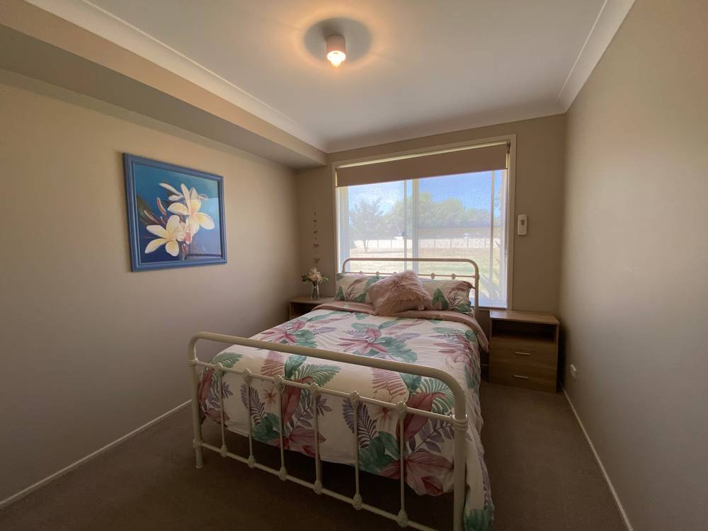 9 Billabong Crescent, Parkes, NSW 2870