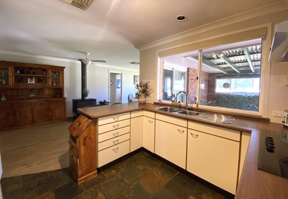 9 Billabong Crescent, Parkes, NSW 2870