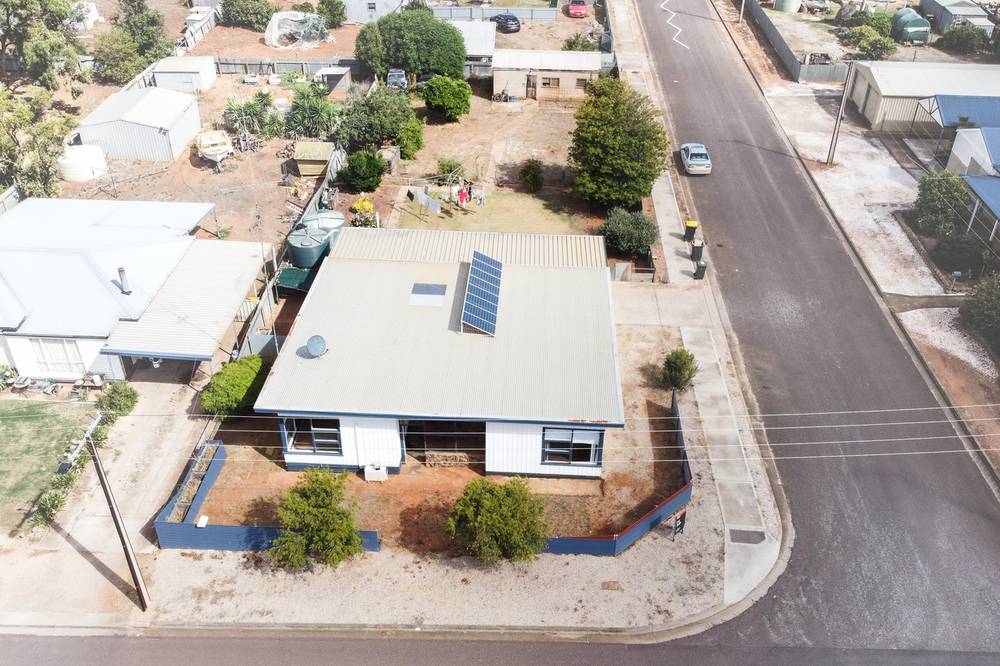 18 Henderson Avenue, Cleve, SA 5640