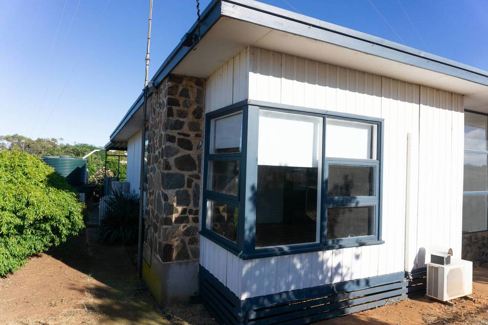 18 Henderson Avenue, Cleve, SA 5640