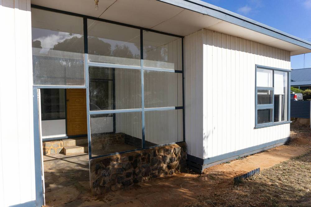18 Henderson Avenue, Cleve, SA 5640
